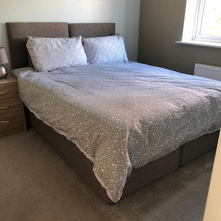 Hill House - 5 Mins Merry Hill - Perfect For Contractors & Families Брайърли Хил Екстериор снимка