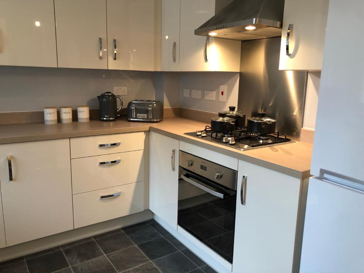 Hill House - 5 Mins Merry Hill - Perfect For Contractors & Families Брайърли Хил Екстериор снимка